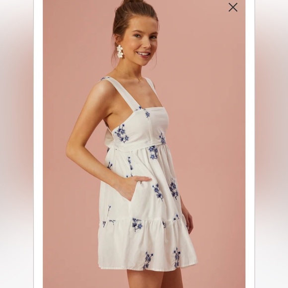 New with tags altard state lily embroidered mini dress - Picture 4 of 4